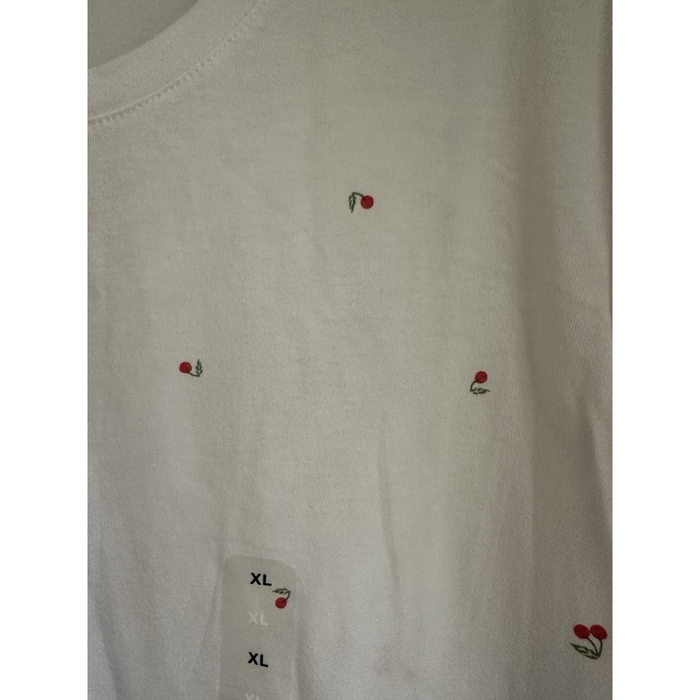 Gap T Shirt Womens XL White Red Cherries Cotton V Neck Everyday New - Picture 2 of 7